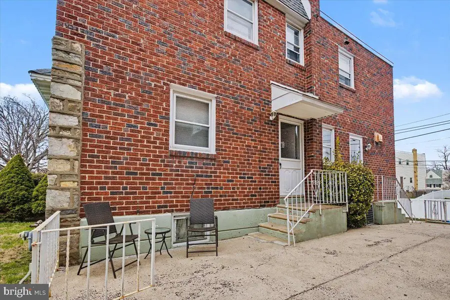 607 Glenn Valley Dr, Norristown, PA 19401 - #3