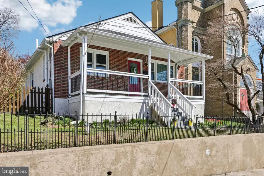 207 Amelia St, Monterey Clare, PA 19453 - #2