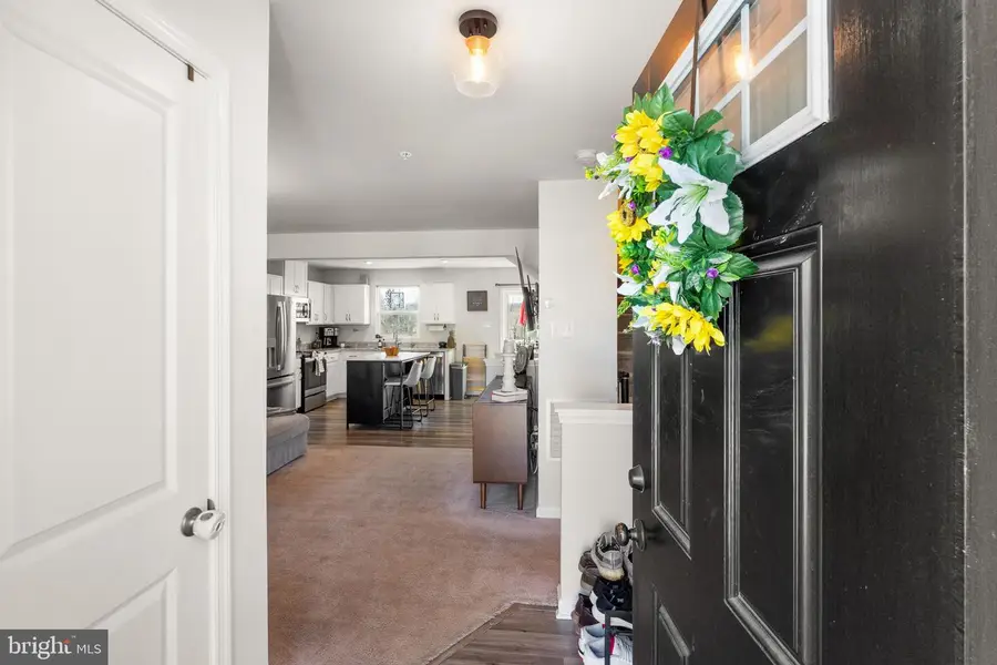 5 Castle Dr, Gilbertsville, PA 19525 - #3