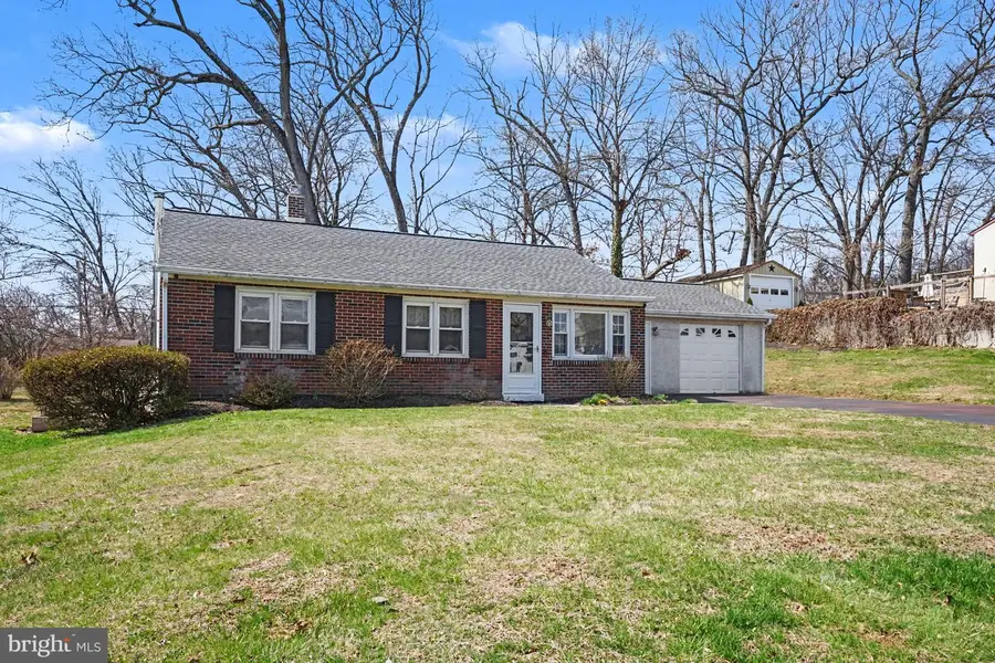 13 Perkiomen Ave, Schwenksville, PA 19473 - #3