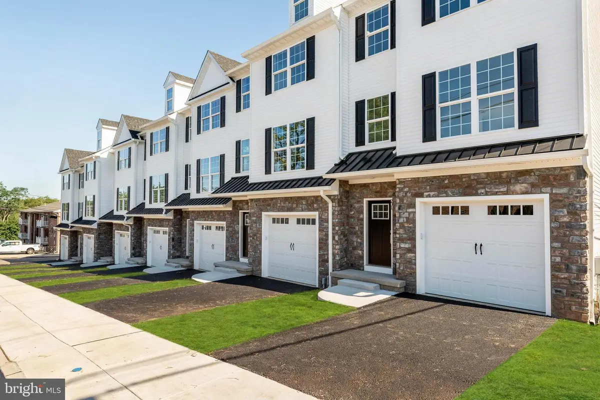 211 8th St, Bridgeport, PA 19405 - #1