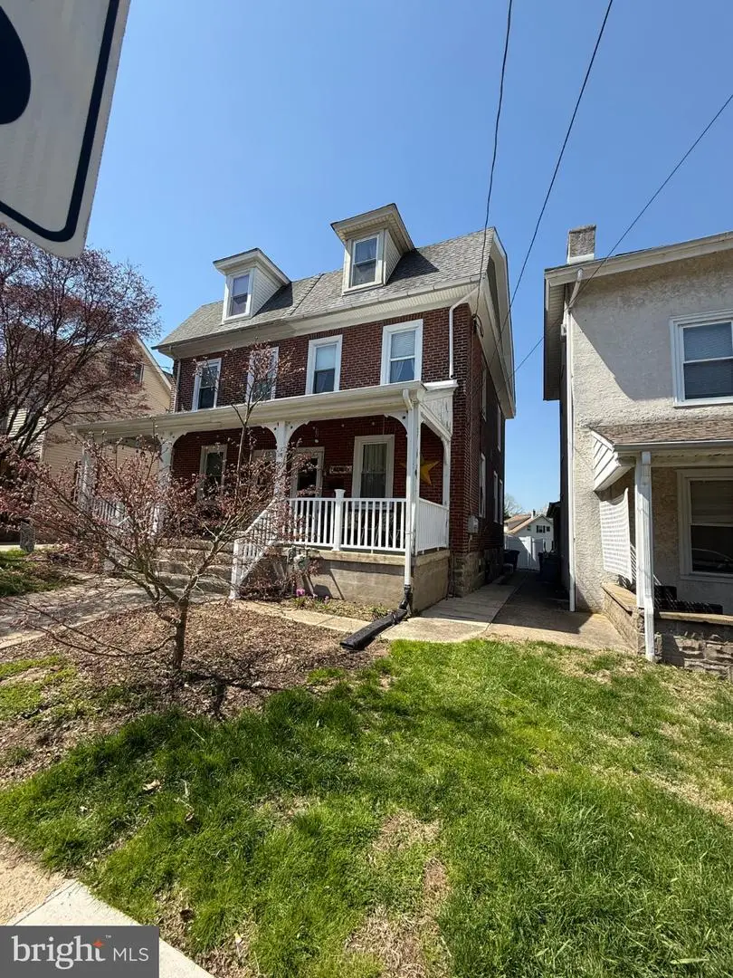 429 Maple St, Jenkintown, PA 19046 - #3