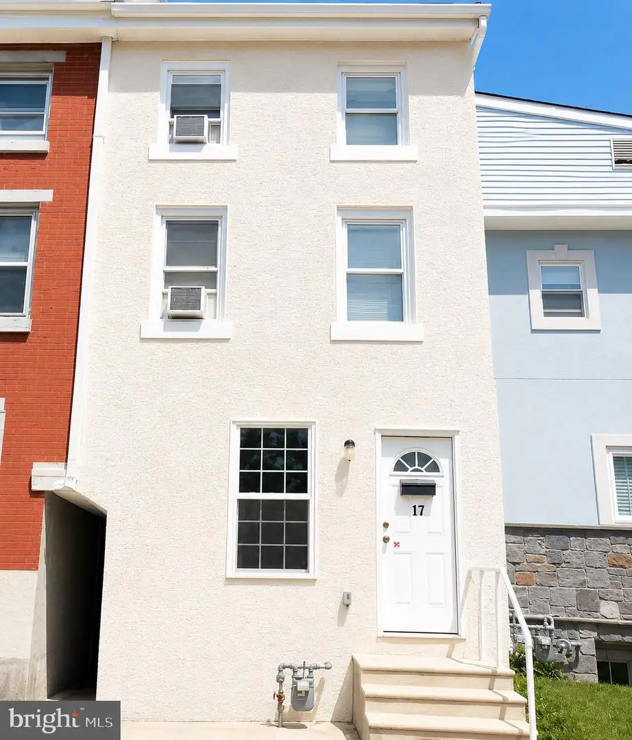 17 W Oak St, Norristown, PA 19401 - #1