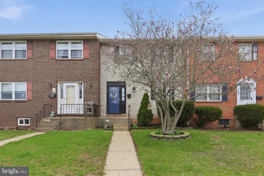 788 Jefferson St, Red Hill, PA 18076 - #2