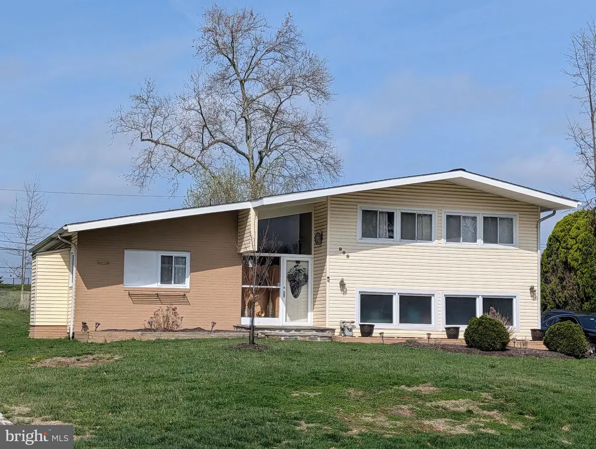 908 Fraser Rd, Glenside, PA 19038 - #1