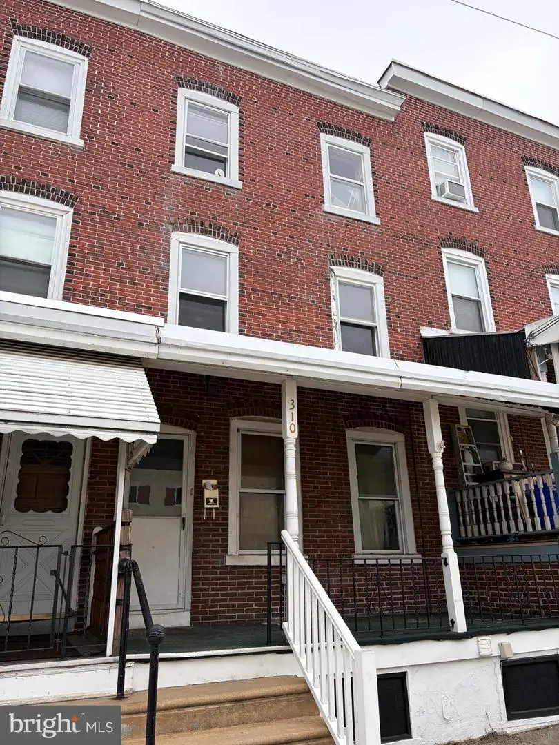 310 Grove St, Bridgeport, PA 19405 - #2
