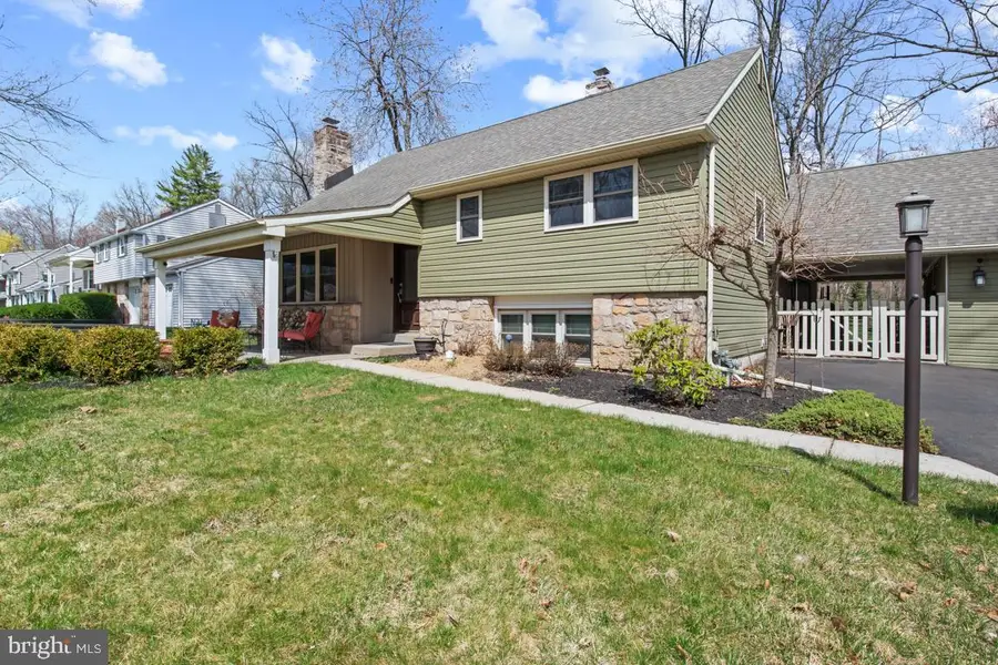 220 Hibbert Rd, North Wales, PA 19454 - #2