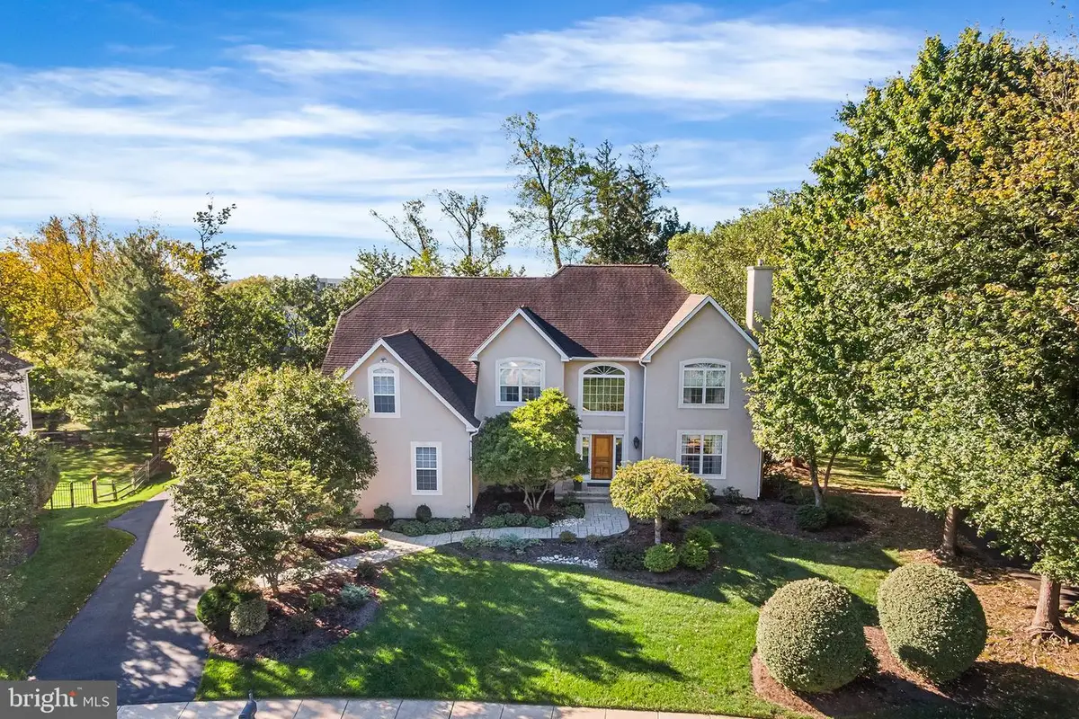 705 Lake Dr, Ambler, PA 19002 - #1