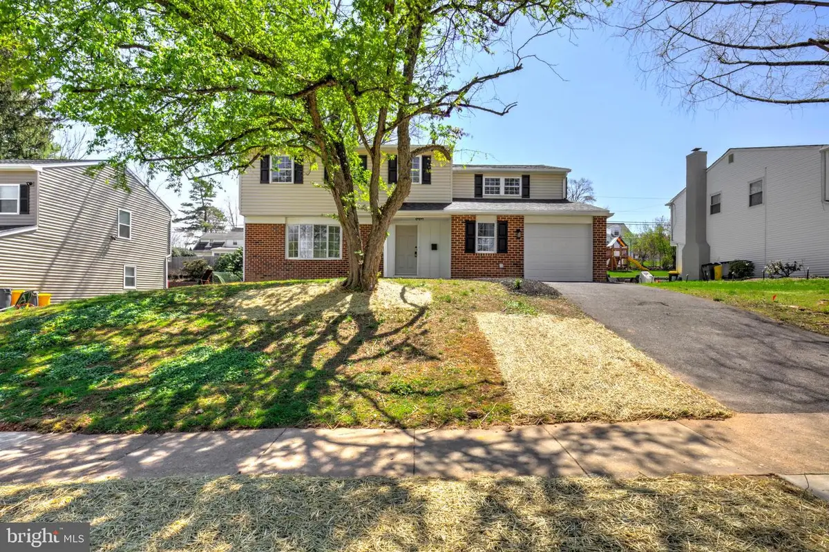 914 Longfield Rd, Glenside, PA 19038 - #1