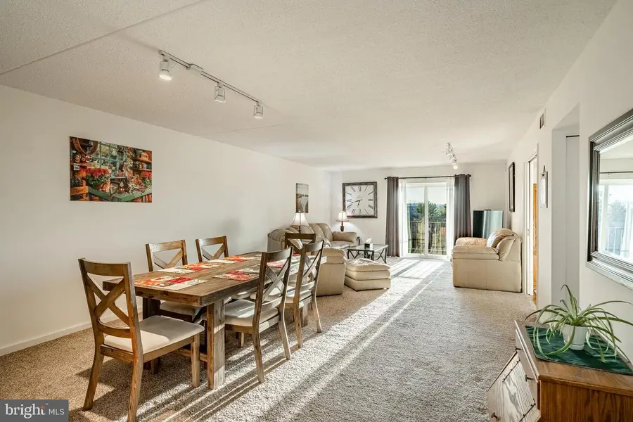 20626 Valley Forge Cir #626, King Of Prussia, PA 19406 - #3