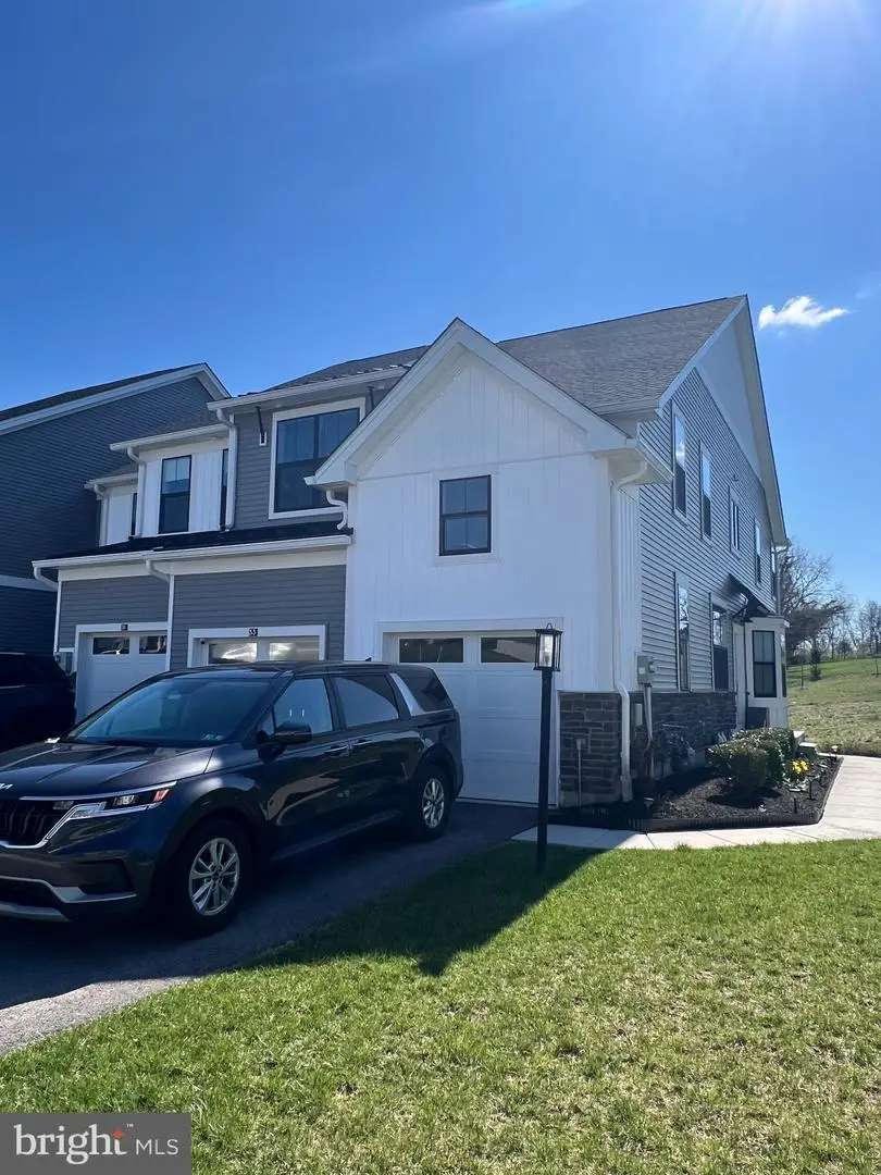 33 Tamarack Cir, Norristown, PA 19403 - #1