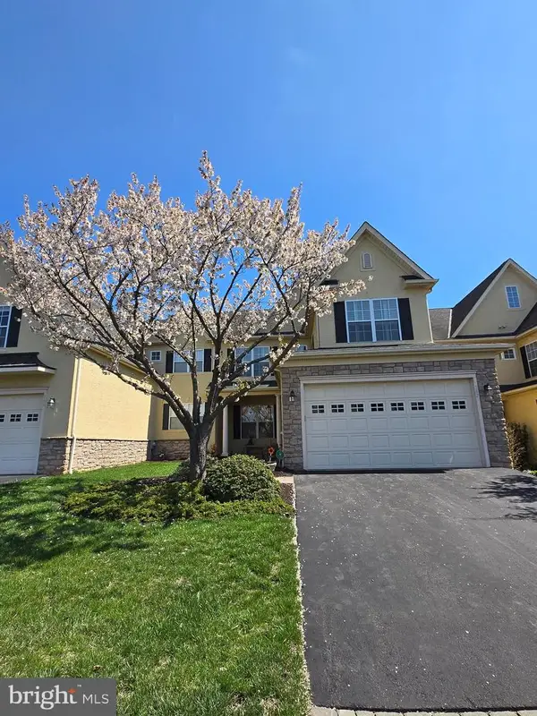 562 Farmdale Cir, BLUE BELL, PA 19422