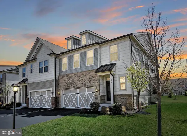 442 Sanctuary Ct, NORTH WALES, PA 19454