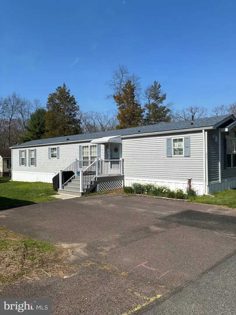 617 Willow Dr, Green Lane, PA 18054 - #1