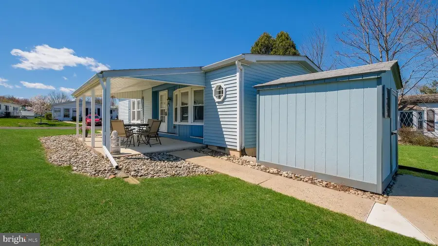 788 Chestnut Dr, North Wales, PA 19454 - #2