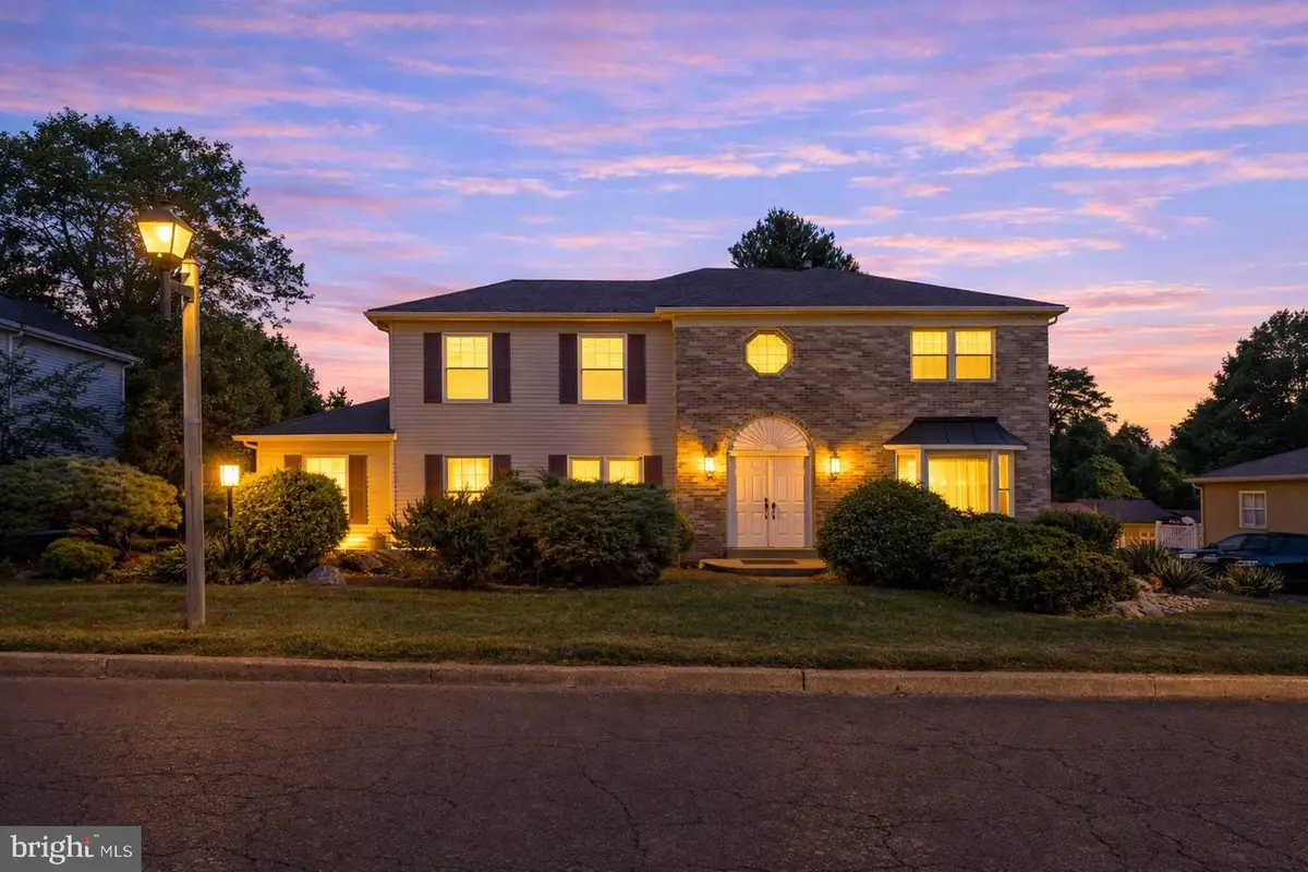 15 Roy Ln, Huntingdon Valley, PA 19006 - #1