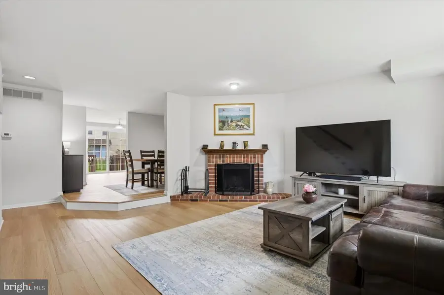 3923 Gatehouse Ln, Skippack, PA 19474 - #2