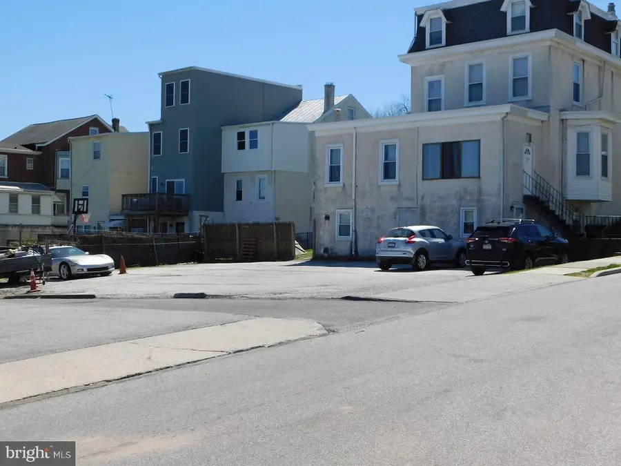 135 W 6th St, Bridgeport, PA 19405 - #3