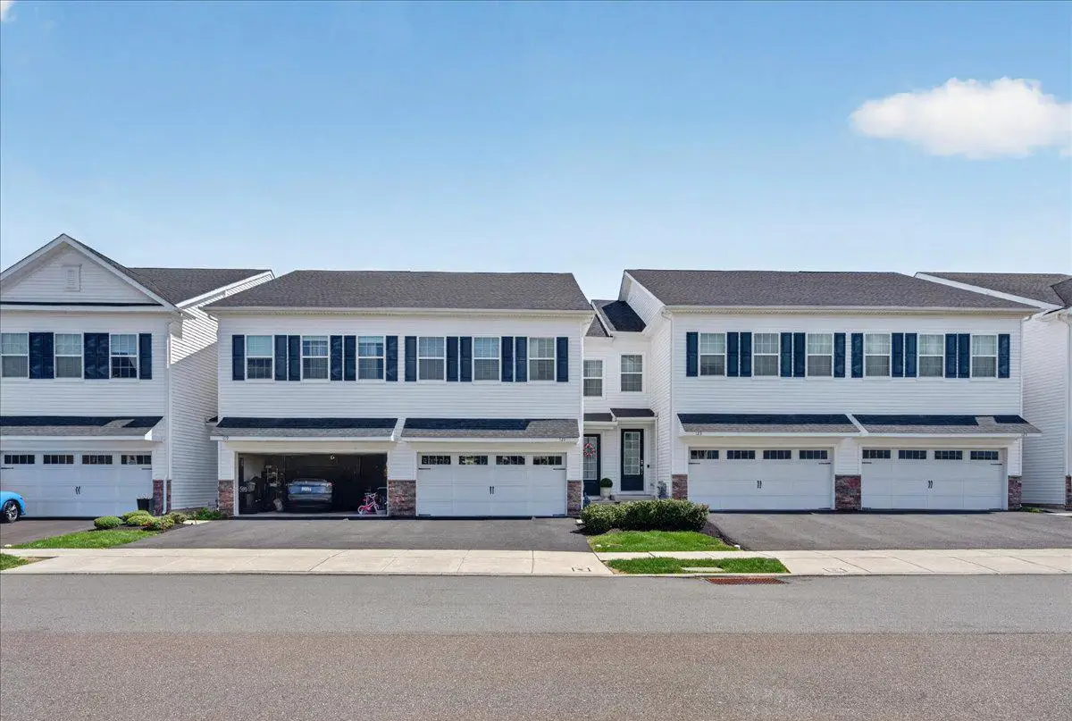 121 Knock Hill Dr, Royersford, PA 19468 - #1