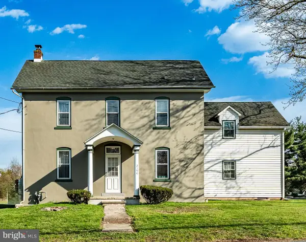 2190 E Buck Rd, PENNSBURG, PA 18073