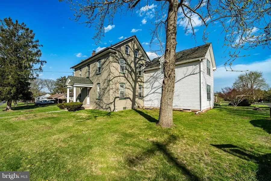 2190 E Buck Rd, Pennsburg, PA 18073 - #2