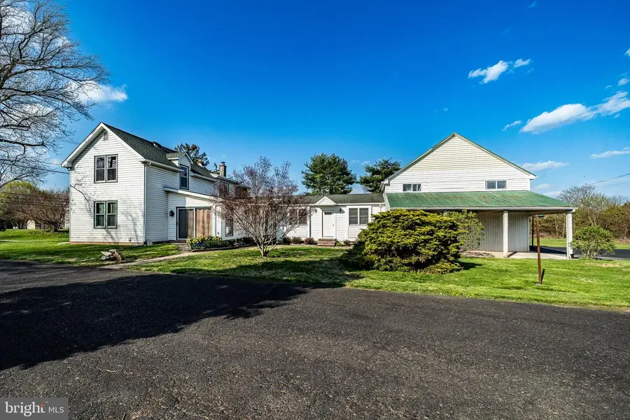 2190 E Buck Rd, Pennsburg, PA 18073 - #3