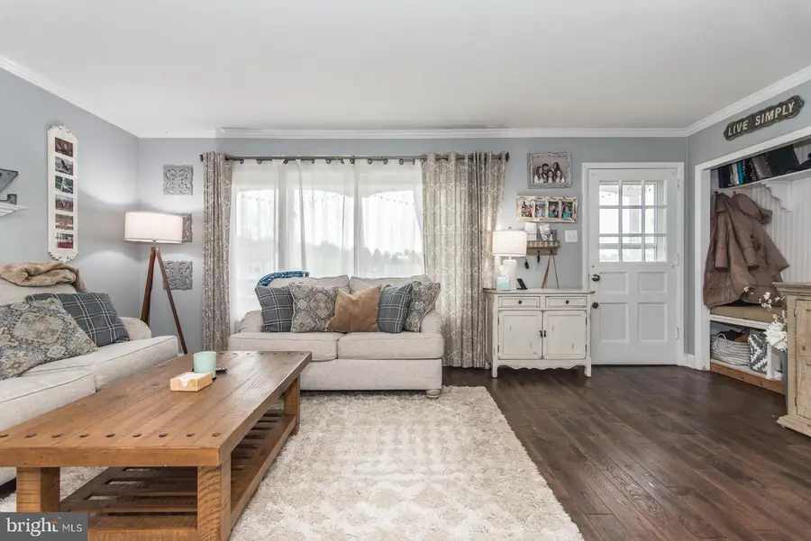 3278 Oak Rd, Huntingdon Valley, PA 19006 - #3