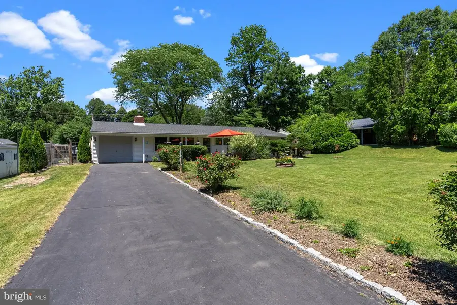 6315 Farmar Ln, Flourtown, PA 19031 - #2