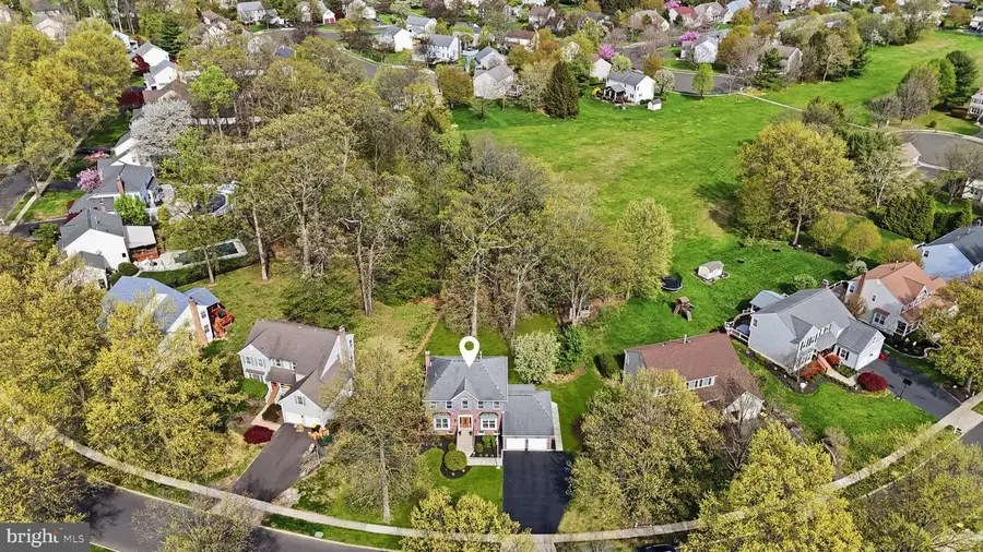 327 Abbey Ln, Lansdale, PA 19446 - #2