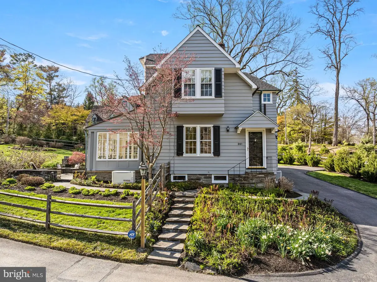 261 Farm Rd, Haverford, PA 19041 - #1