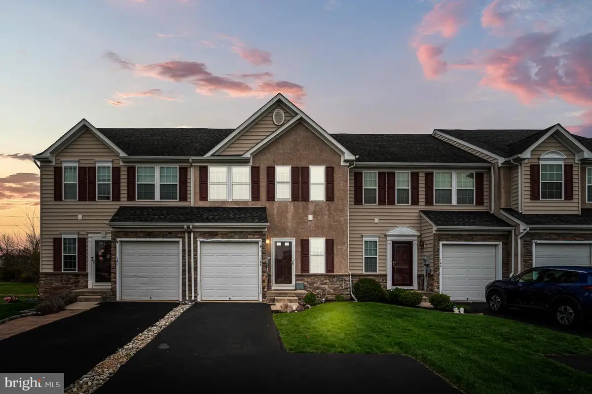 144 Fawn Dr, Gilbertsville, PA 19525 - #1