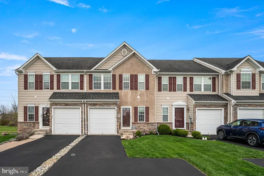 144 Fawn Dr, Gilbertsville, PA 19525 - #2