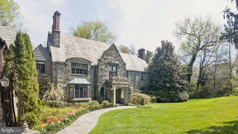 517 Fishers Rd, Bryn Mawr, PA 19010 - #3
