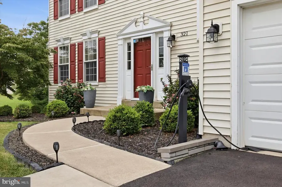 321 Summer Grove Ln, Pottstown, PA 19464 - #3