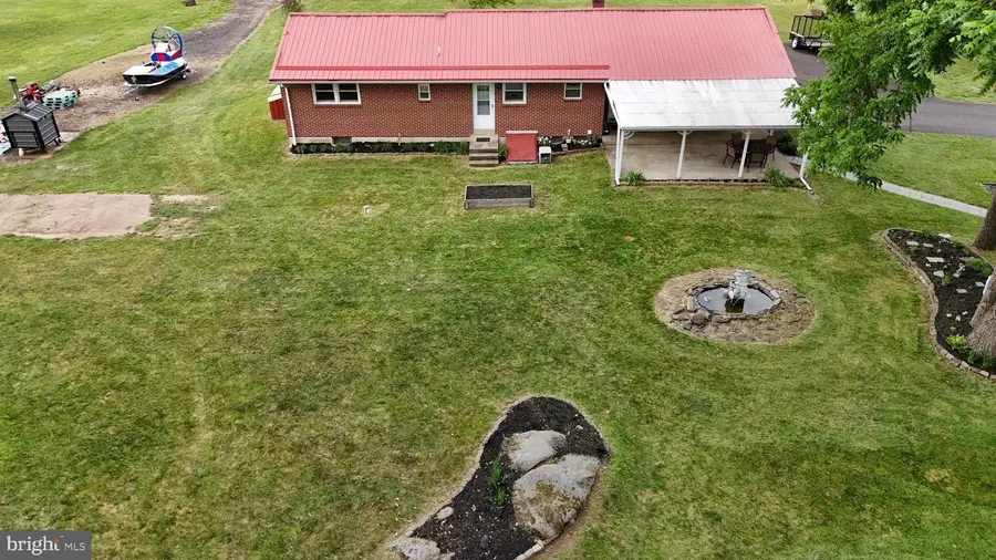 504 Green St, Green Lane, PA 18054 - #3
