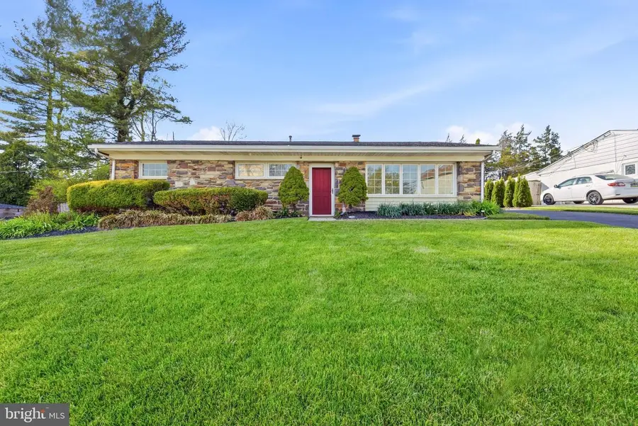 637 School Line Dr, King Of Prussia, PA 19406 - #3