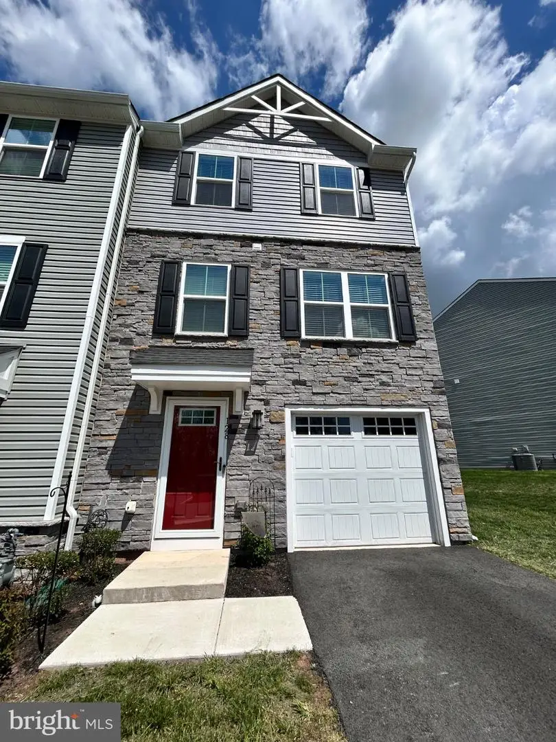 128 Van Fleet Cir, Pottstown, PA 19464 - #3