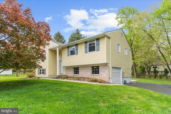 101 Village Dr, NORTH WALES, PA 19454