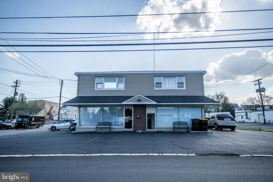 334 Washington St, East Greenville, PA 18041 - #2