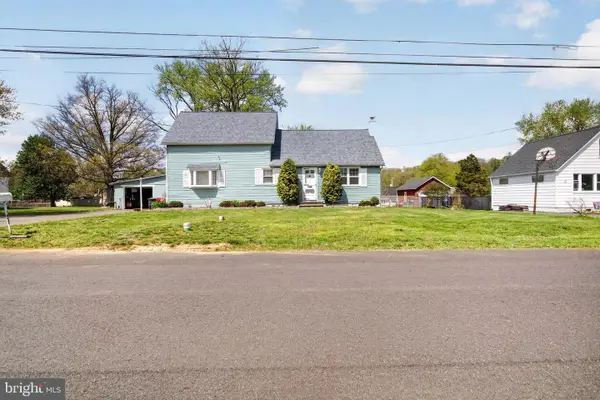 1497 Hilltop Rd, POTTSTOWN, PA 19464