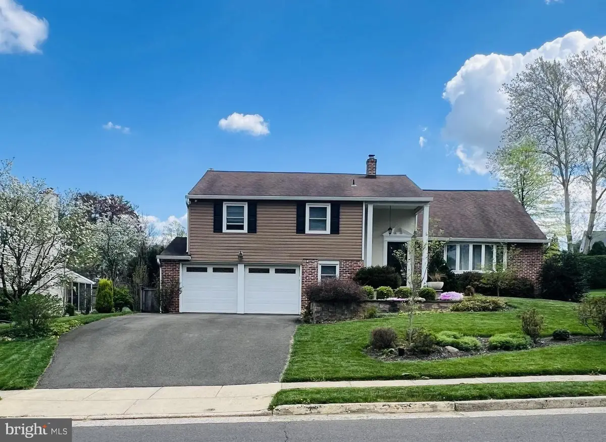 2291 Packard Ave, Huntingdon Valley, PA 19006 - #1