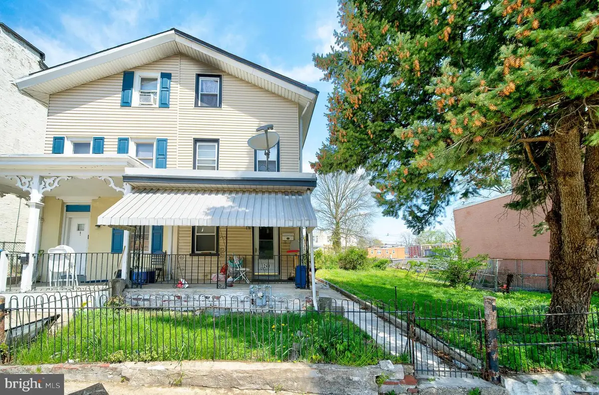 241 Chestnut St, Norristown, PA 19401 - #1