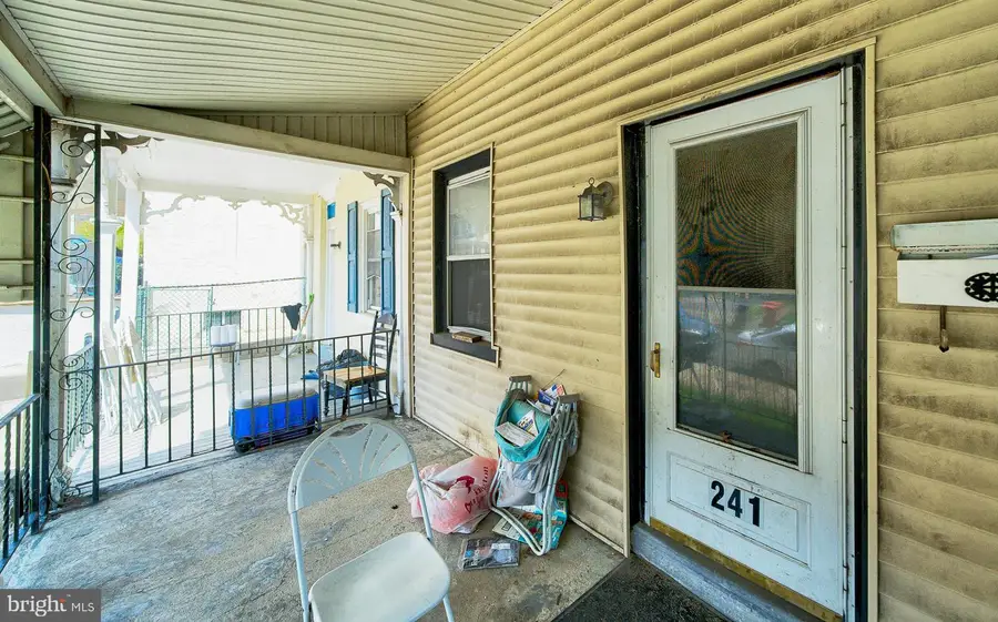 241 Chestnut St, Norristown, PA 19401 - #2