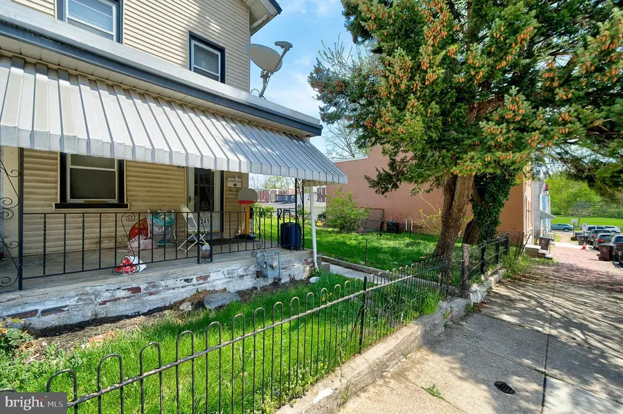 241 Chestnut St, Norristown, PA 19401 - #3
