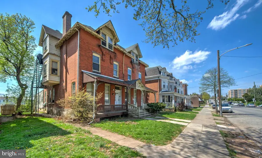 1020 W Main St, Norristown, PA 19401 - #3