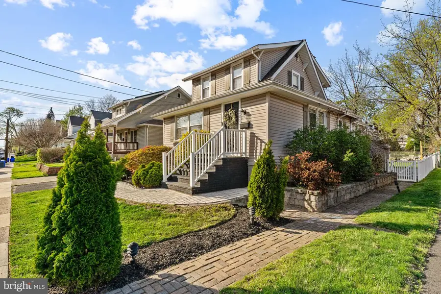 221 E Montgomery Ave, Hatboro, PA 19040 - #2
