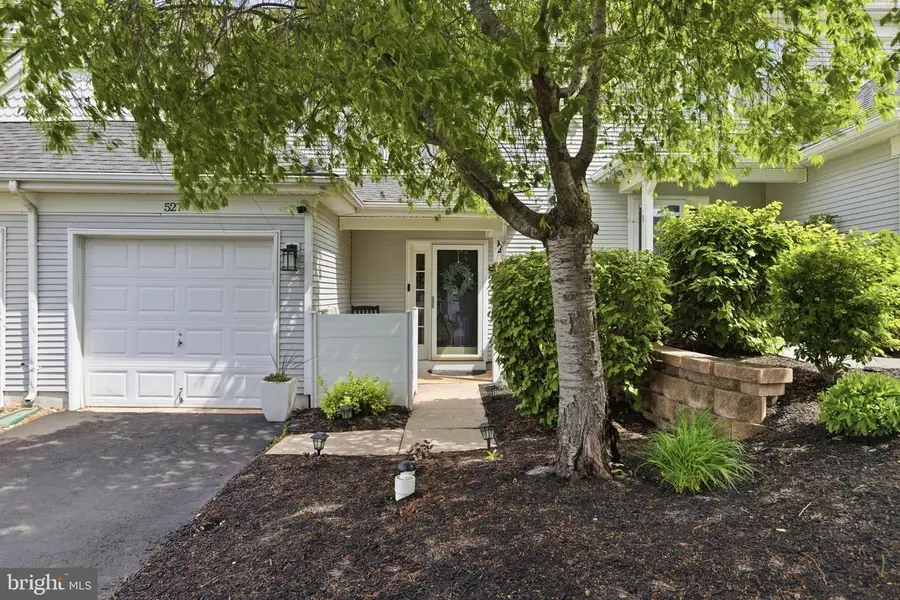 527 Musket Ct, Collegeville, PA 19426 - #2