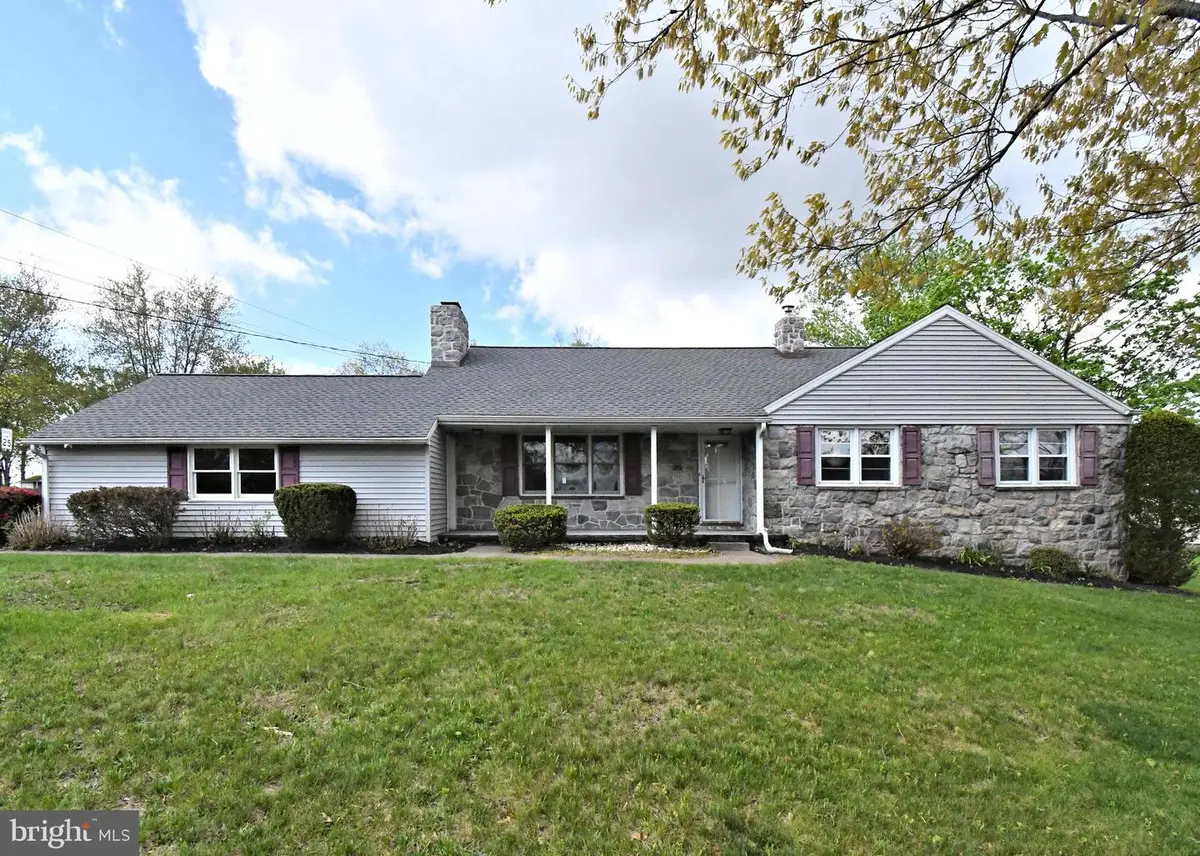 2034 Sunnyside Ave, Pottstown, PA 19464 - #1