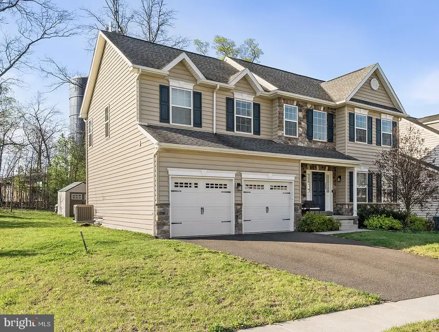 3009 Lynwood Ct, Pennsburg, PA 18073 - #2