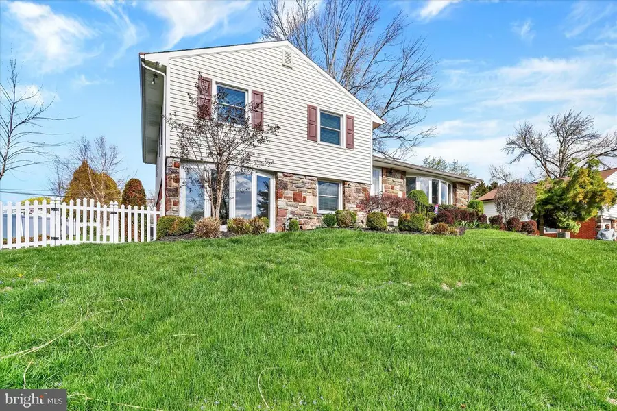 1170 Ballytore Rd, Huntingdon Valley, PA 19006 - #3